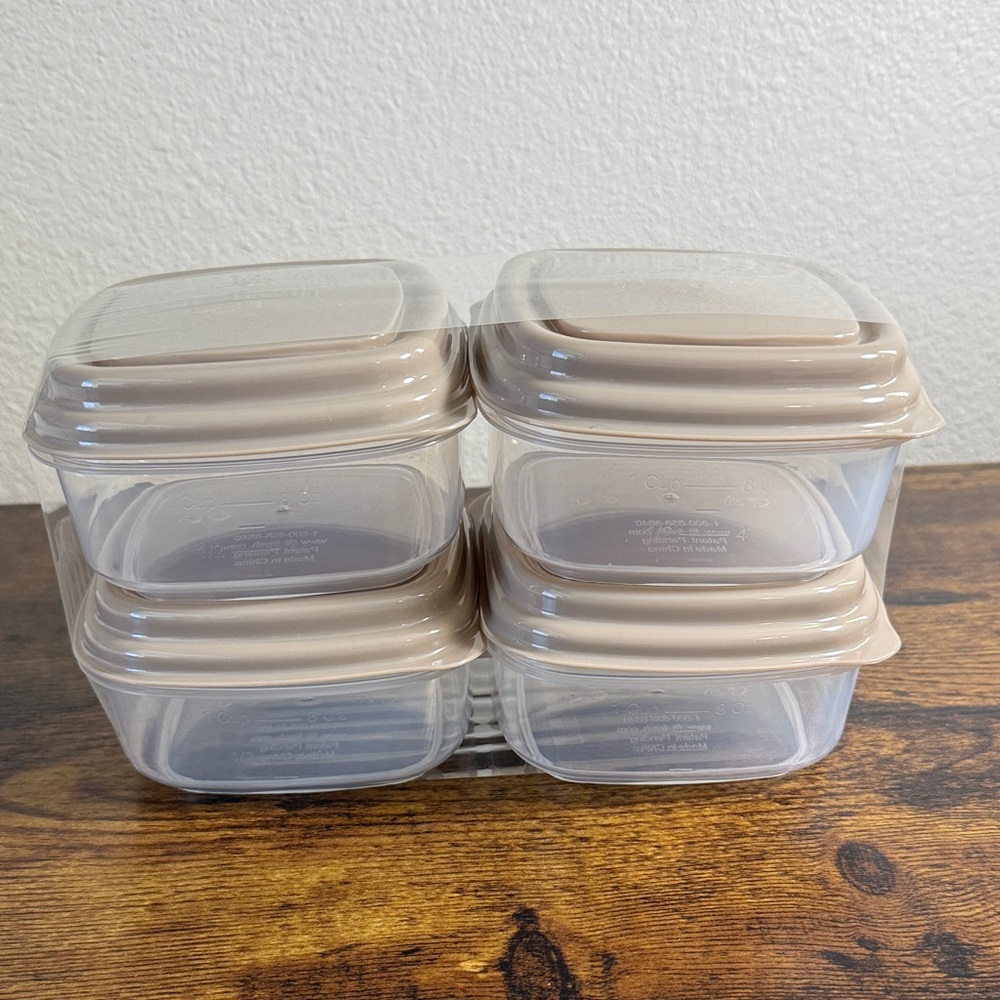 NWT Fit-n-Fresh Stackable Food Storage Containers with Tan Lids set of 4